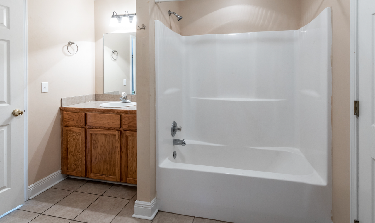 1 Square Apartment Homes - Photo 5 of 15