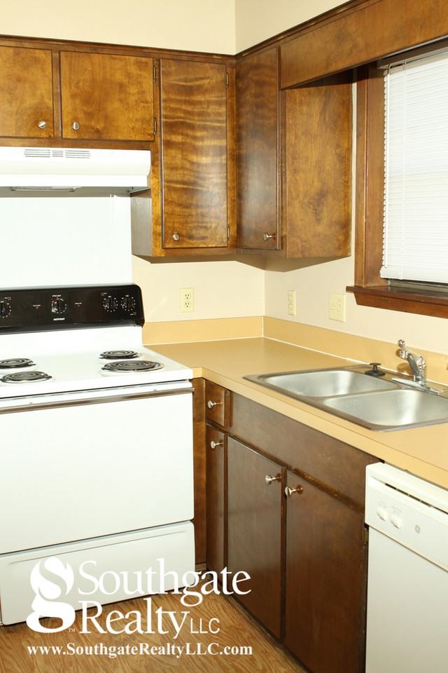 Edgewood Townhomes - Photo 5 of 23