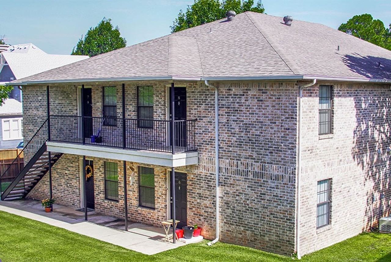 Ashton Place - Photo 2 of 11