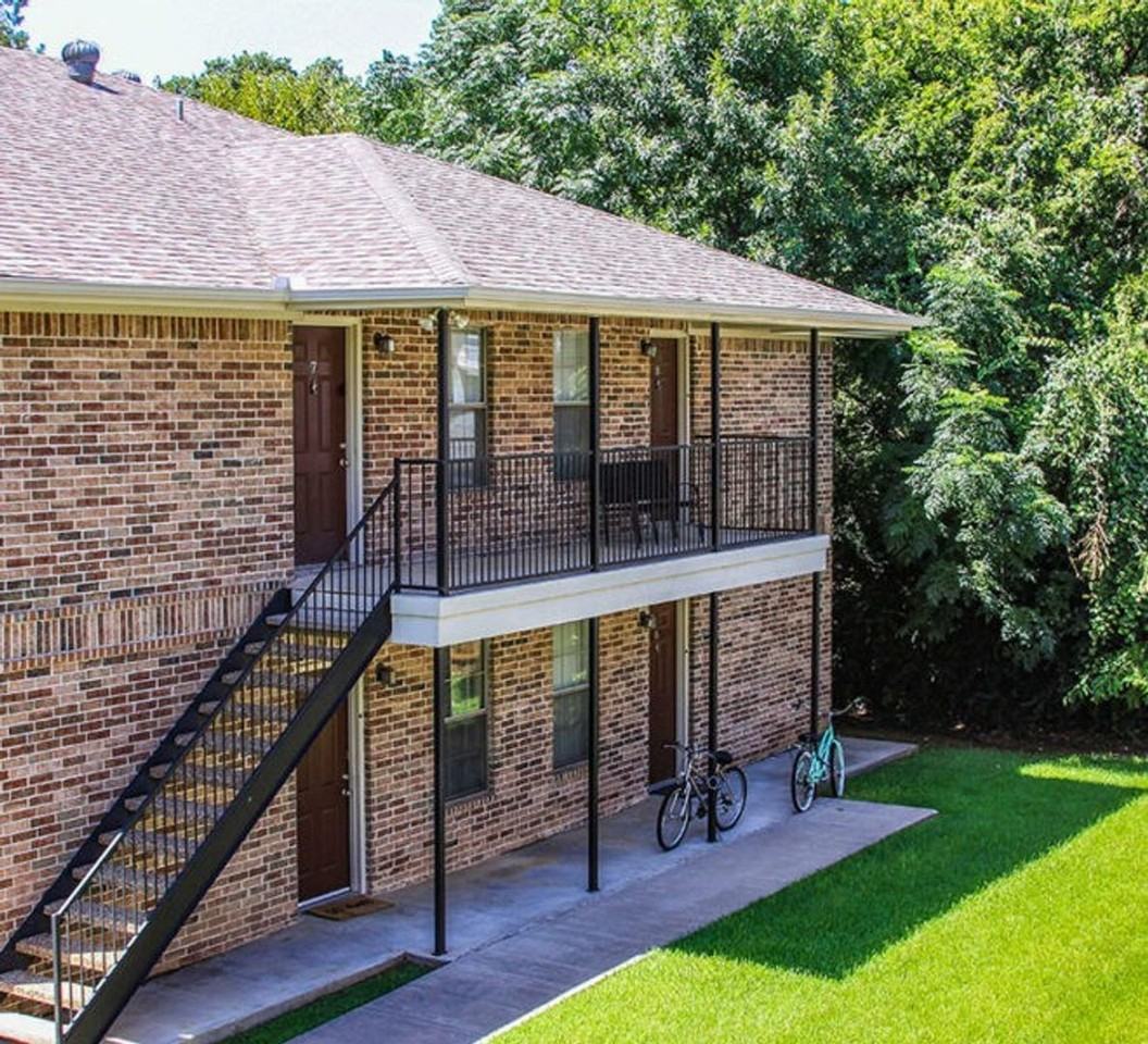 Kennedy Place - Photo 5 of 13