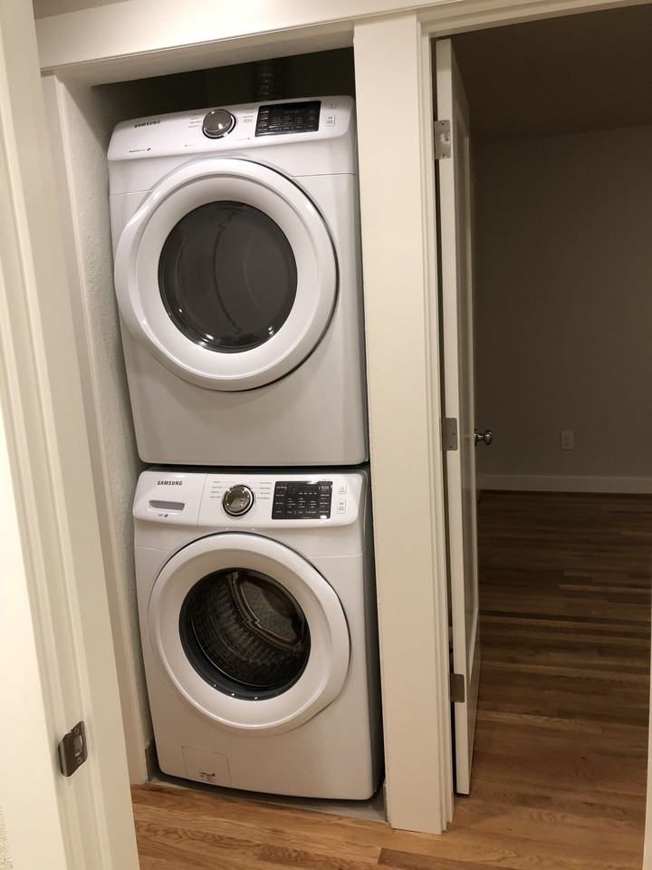 Juneau Apartments - Photo 7 of 12