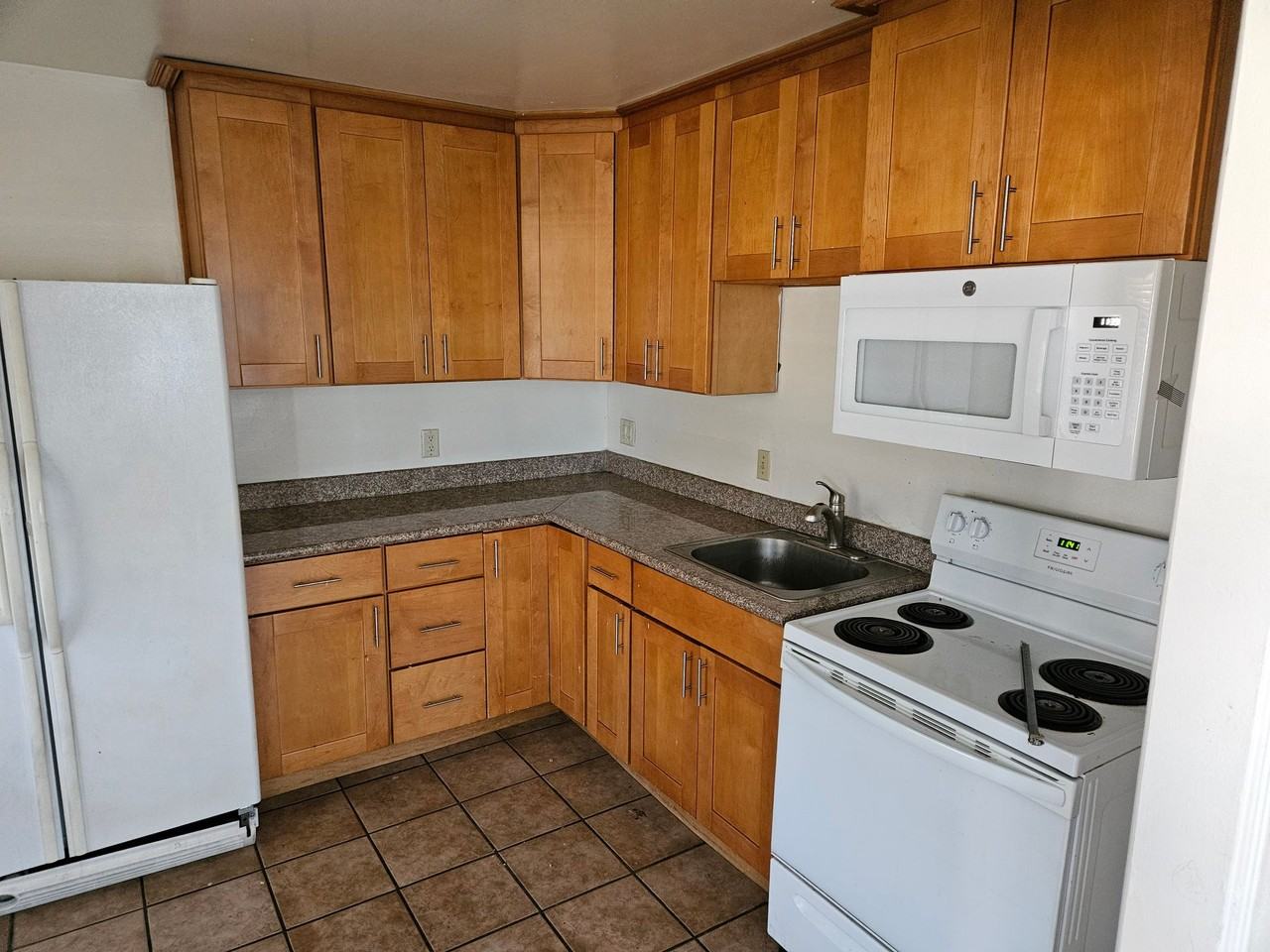 4012 E Monte Vista Ave - Photo 3 of 10