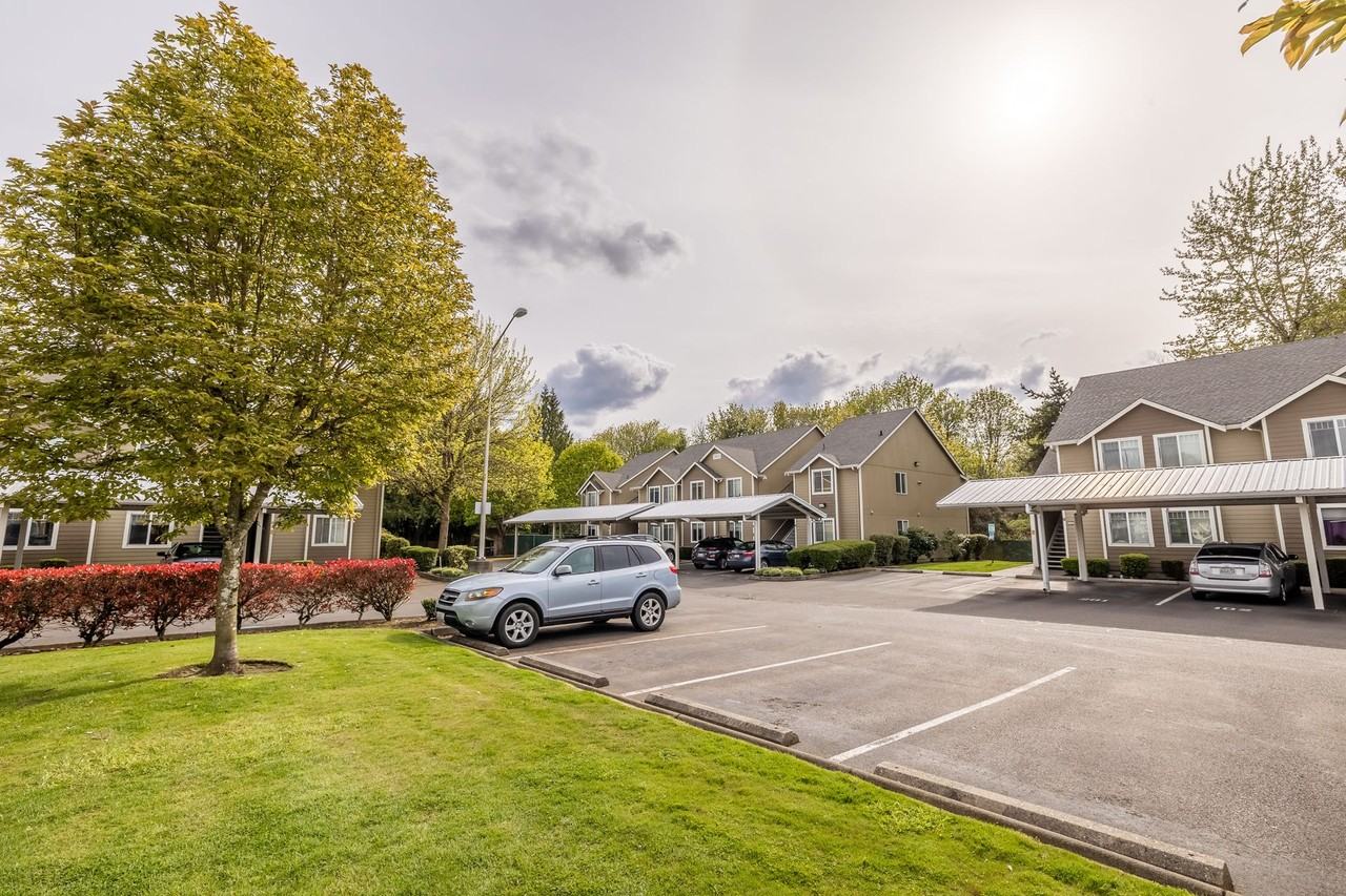 Trailside - Photo 4 of 8