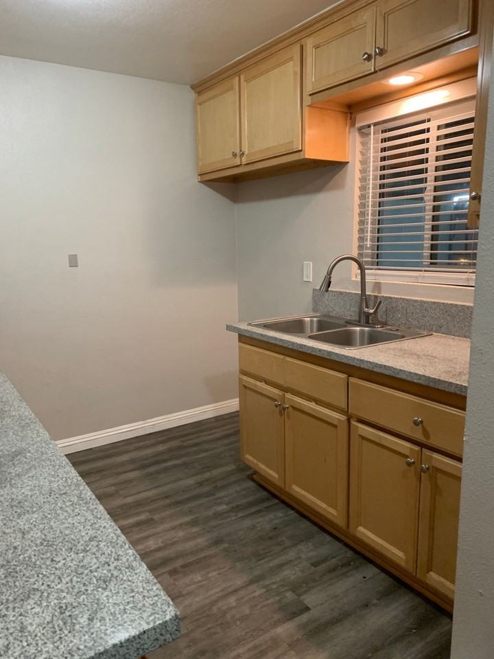 11037 Ferina St - Photo 2 of 5