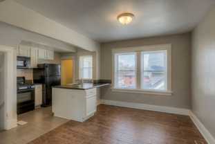 Nicely remodeled Townhomes near Blackstone/Midtown - Photo 1 of 1