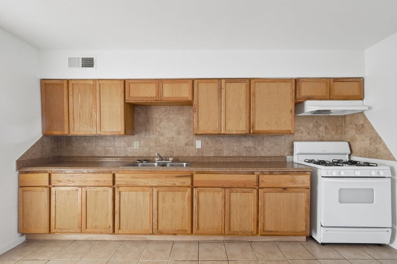 La Paloma Village Apartments - Photo 6 of 36