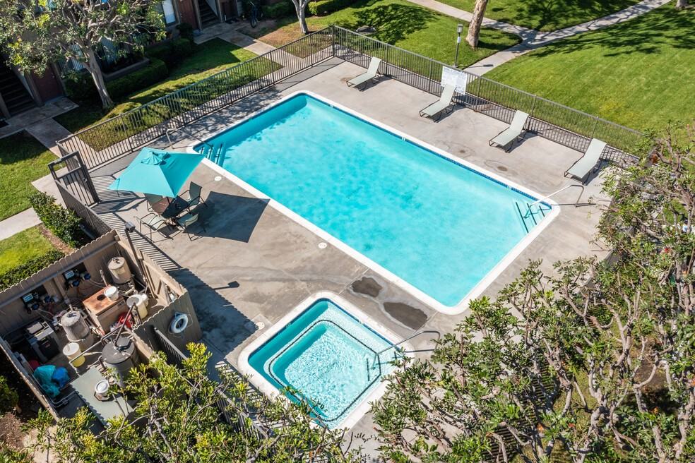 Westlake Village Apartments 955 W 19th St, Costa Mesa, CA 92627 Zumper