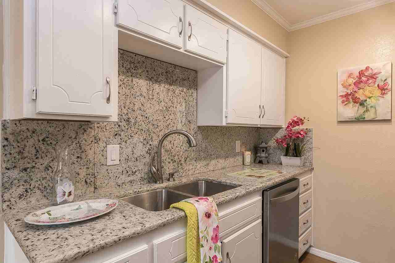 3003 S.W. 27th Ave - Photo 3 of 13