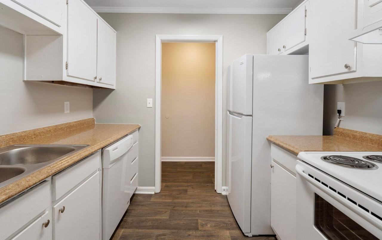 Winthrop Apartments - Photo 3 of 15