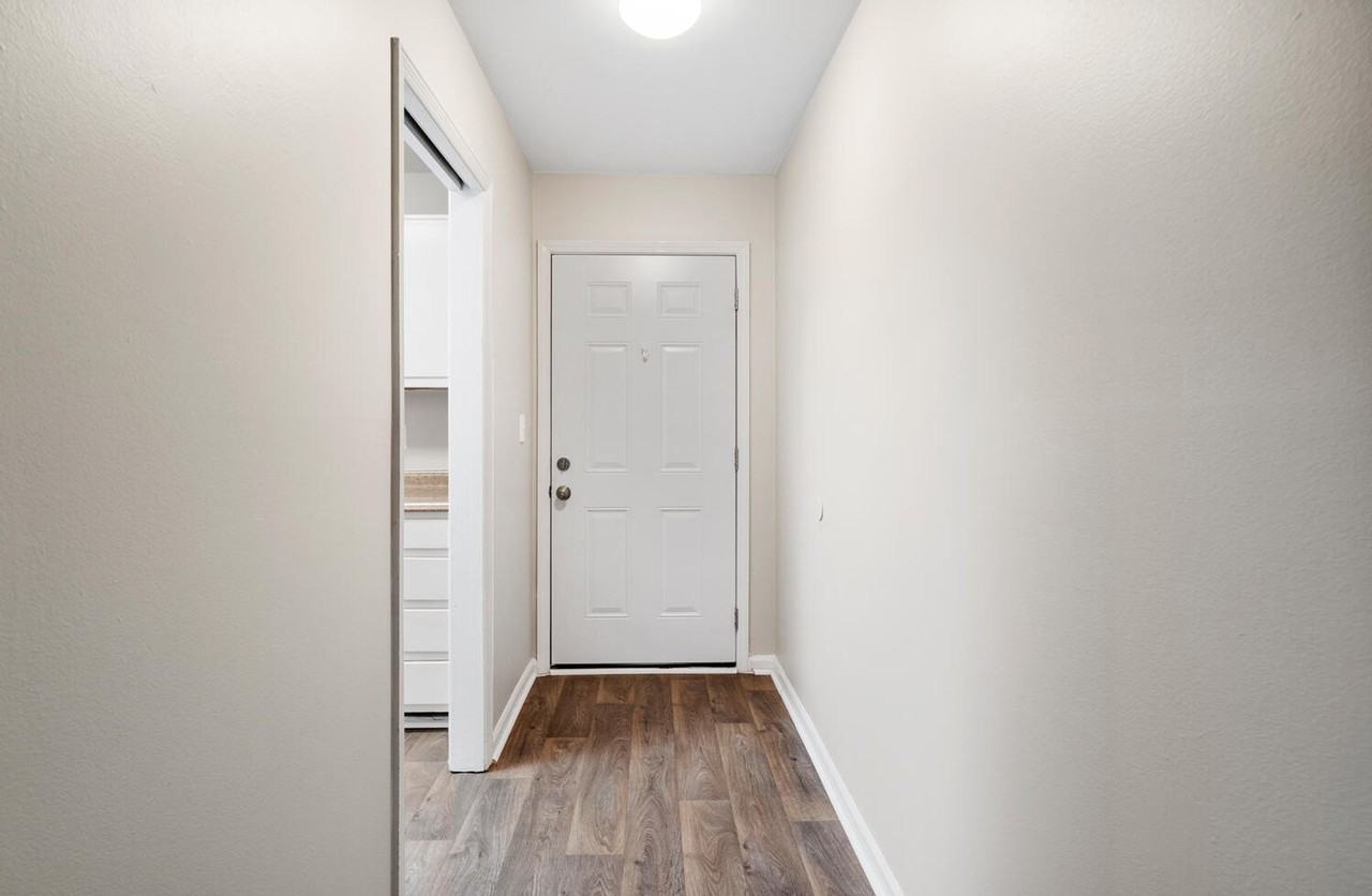 Winthrop Apartments - Photo 4 of 15