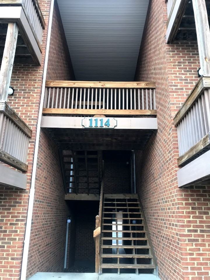 1114 Clement Street, 2 and 5 beds - Photo 3 of 7