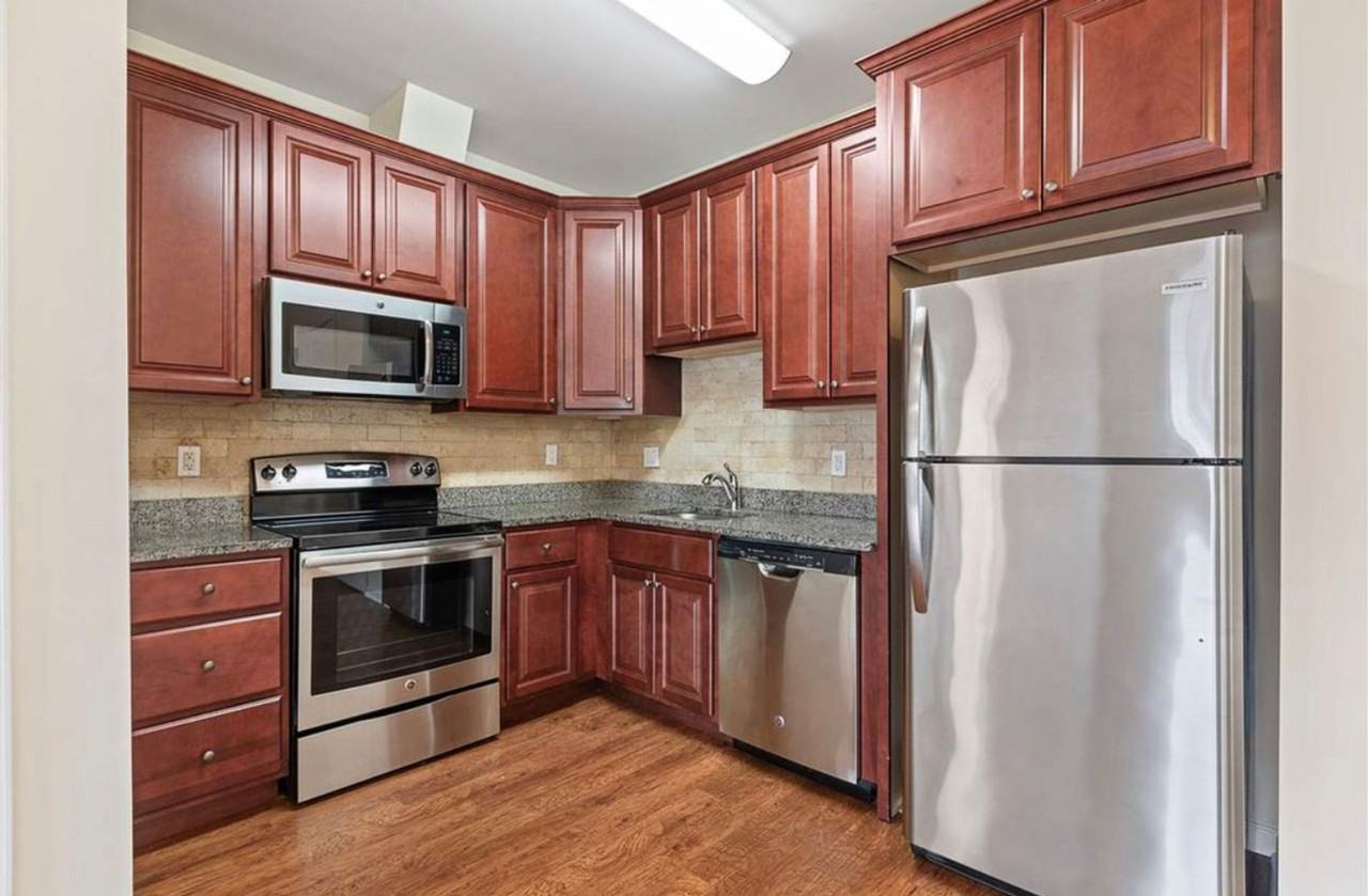 The Jacklyn: Elevate Your Lifestyle in Modern Luxury Living - Photo 6 of 20