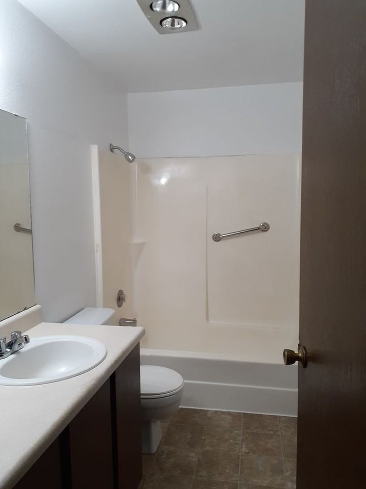 Little Madrid Apartments - Photo 3 of 5