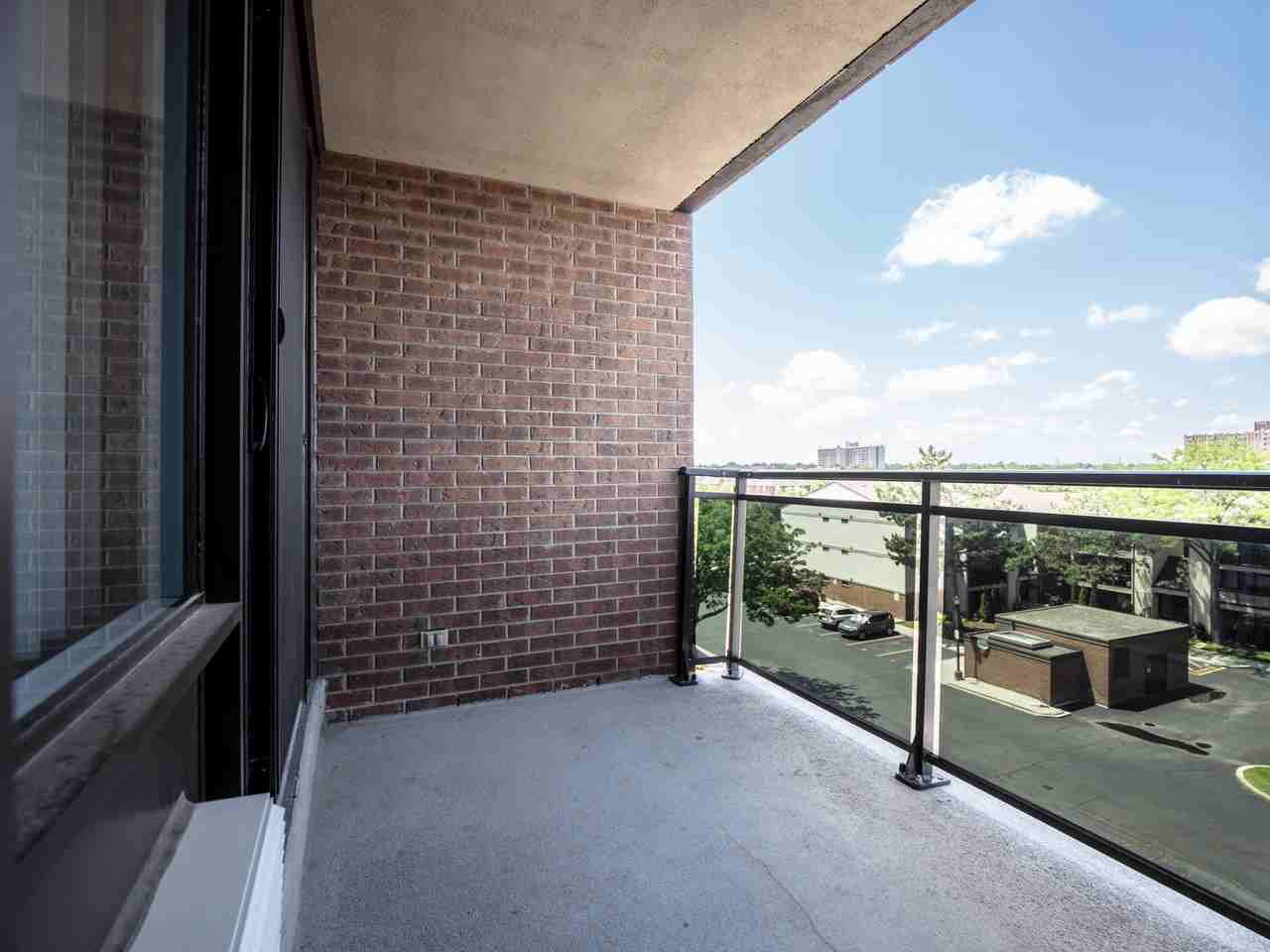 Battleford & Glen Erin Apartments 6599 Glen Erin Dr, Mississauga, ON