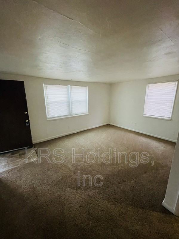 1831 Kingston Ave #C - Photo 4 of 6
