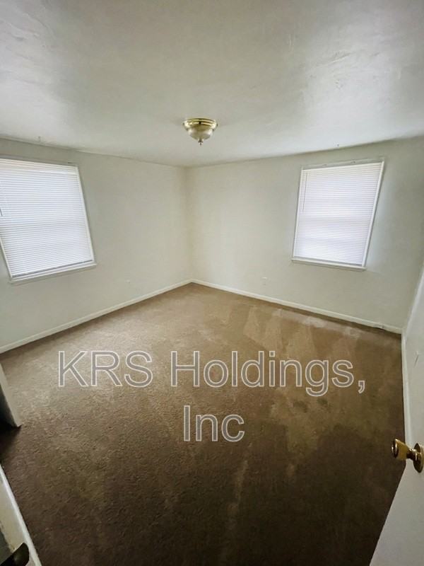 1831 Kingston Ave #C - Photo 6 of 6