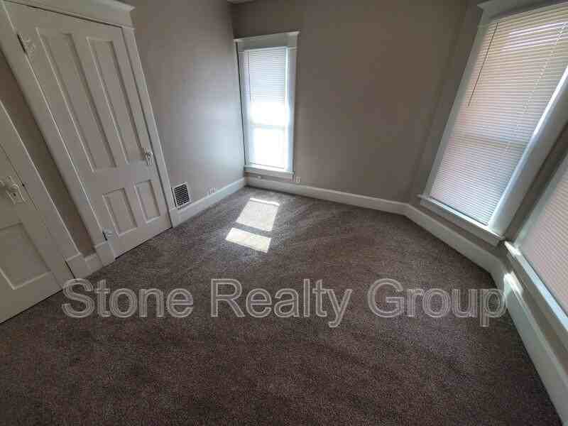 510 S 18th St - Photo 5 of 11