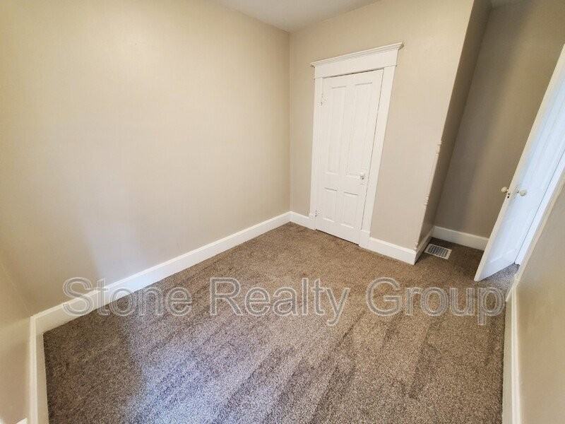 510 S 18th St - Photo 7 of 11
