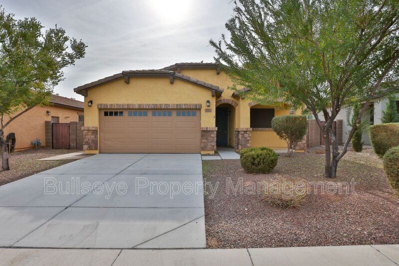 17121 W Butler Ave - Photo 2 of 32