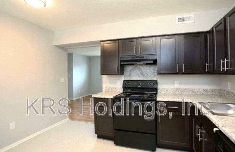 4247 Orcutt Ave - Photo 5 of 11