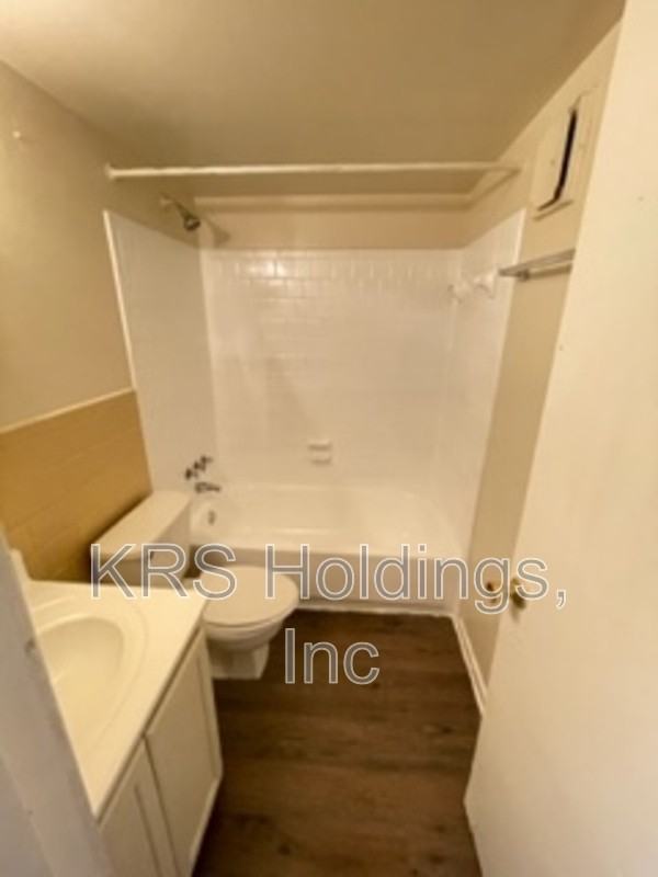 1257 Nelson St #D - Photo 5 of 16