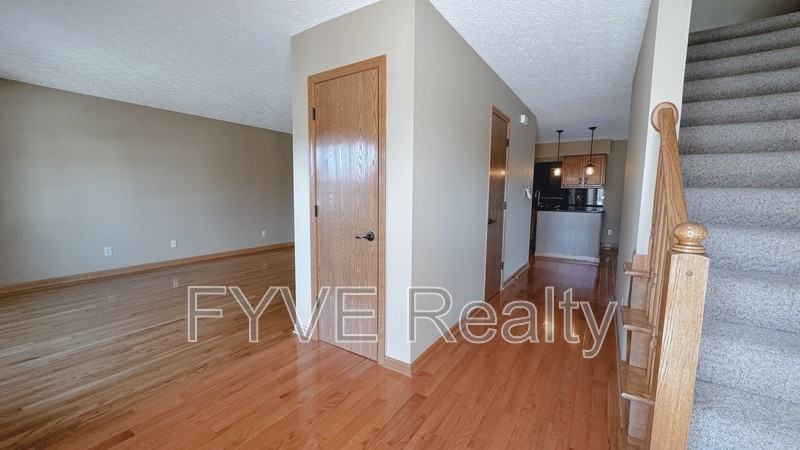 1573 Raspberry Ct - Photo 3 of 39