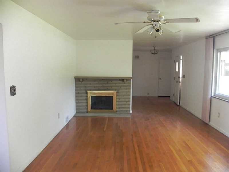 1913 Mt Royal Blvd - Photo 2 of 16