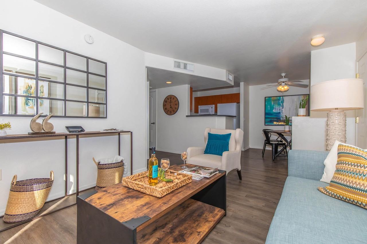 Port Royal Apartments - Photo 3 of 36