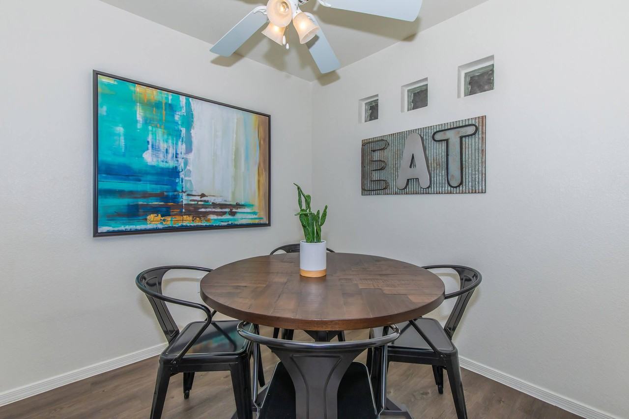 Port Royal Apartments - Photo 6 of 36