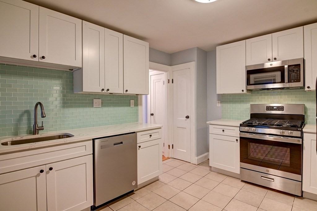 4 Weston Ave #4 - Photo 3 of 23