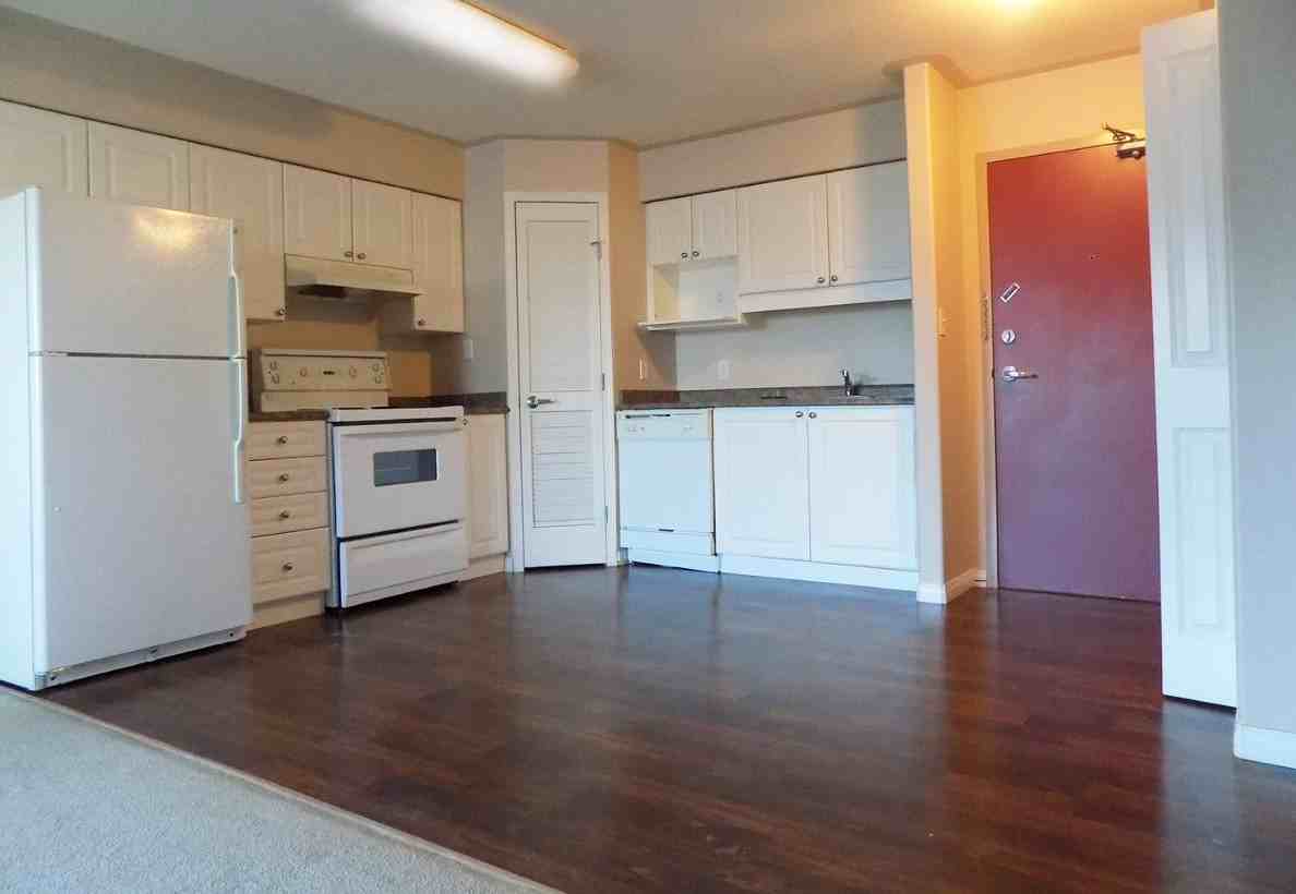 Niven Lake Apartments - Photo 2 of 10