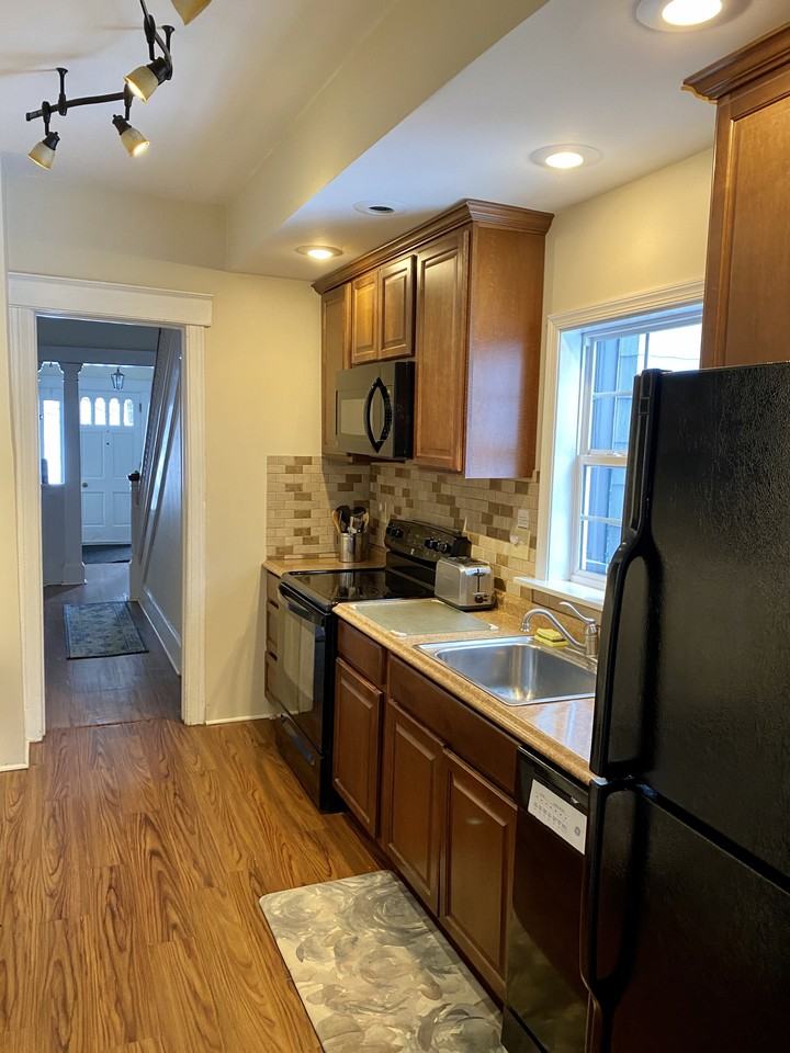2307 Adams Avenue - Photo 5 of 12