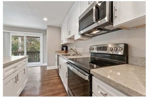 22432 Center St - Photo 3 of 14