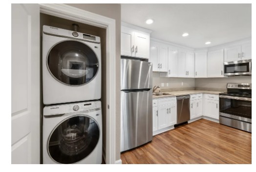 22432 Center St - Photo 7 of 14