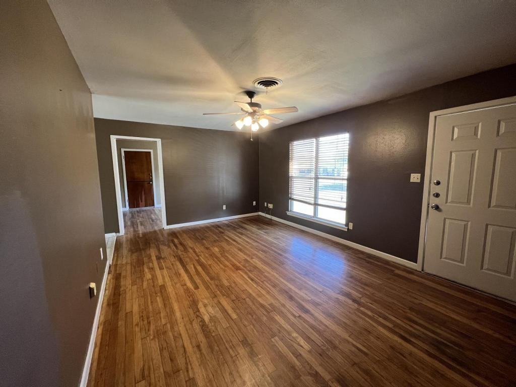 1002 S 3rd St - Photo 2 of 30