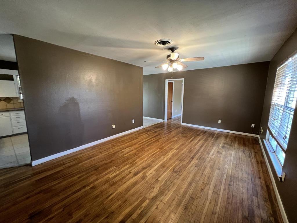 1002 S 3rd St - Photo 5 of 30