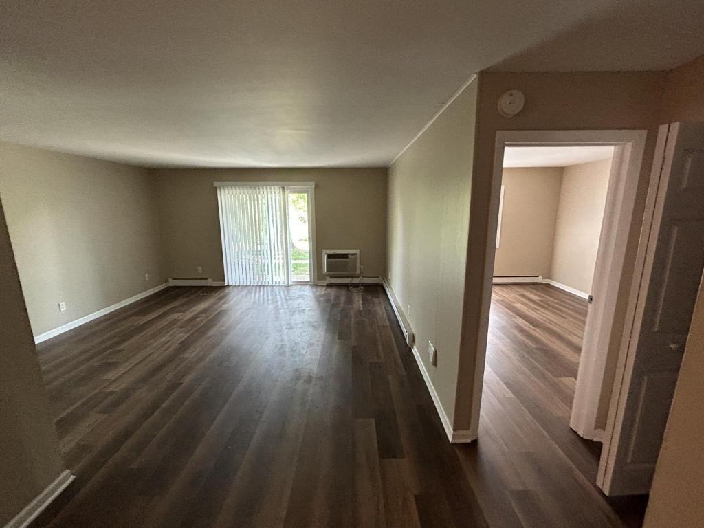 6578 Lake Rd - Photo 4 of 7