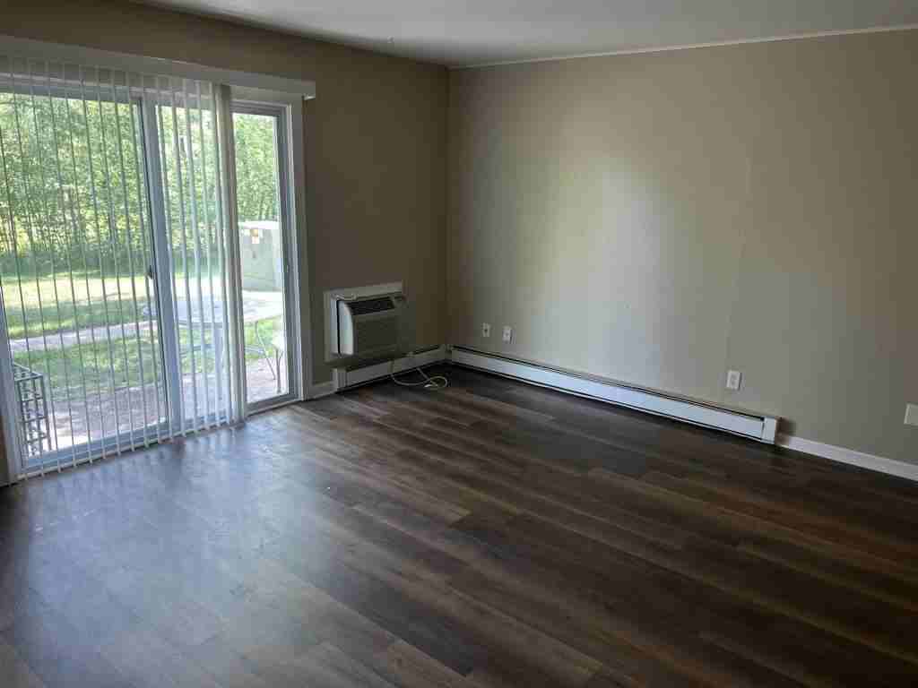 6578 Lake Rd - Photo 5 of 7