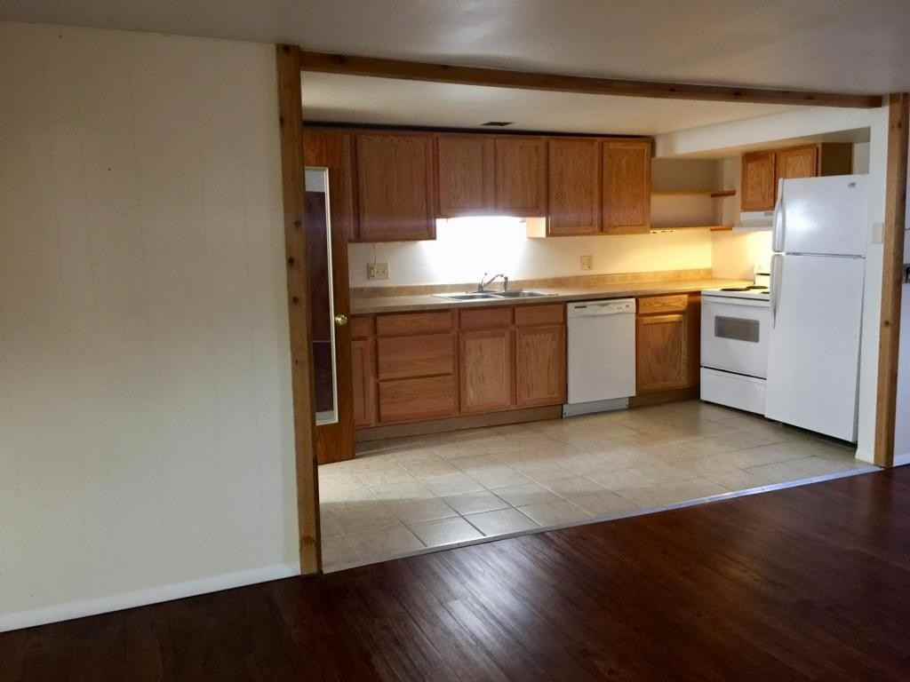 632 Washakie St - Photo 3 of 16