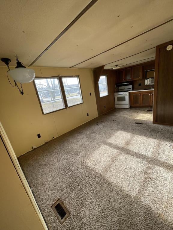 303 Temple St - Photo 2 of 8