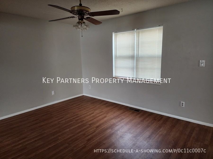 7031 Nw Chapel Woods Ln - Photo 2 of 19