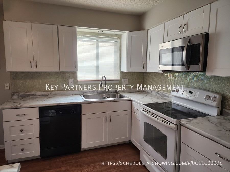 7031 Nw Chapel Woods Ln - Photo 3 of 19