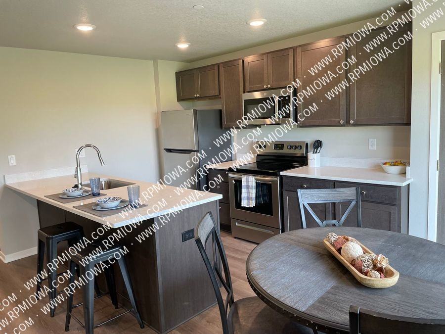 164 Buffalo Ave Sw - Photo 3 of 14