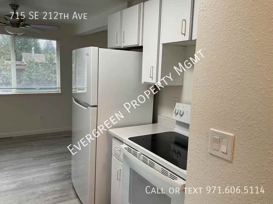 715 Se 212th Ave - Photo 2 of 11