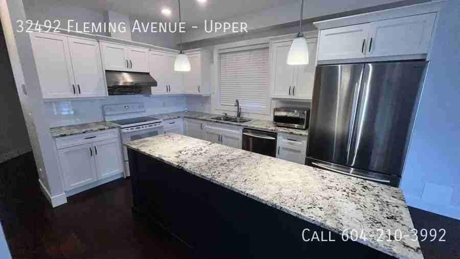 32492 Fleming Ave - Photo 2 of 17