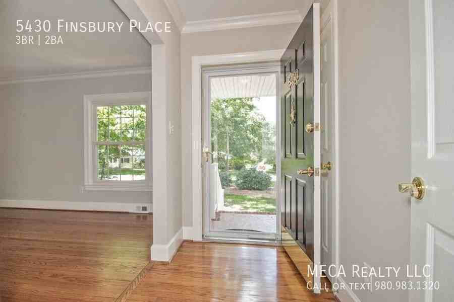 5430 Finsbury Pl - Photo 3 of 25