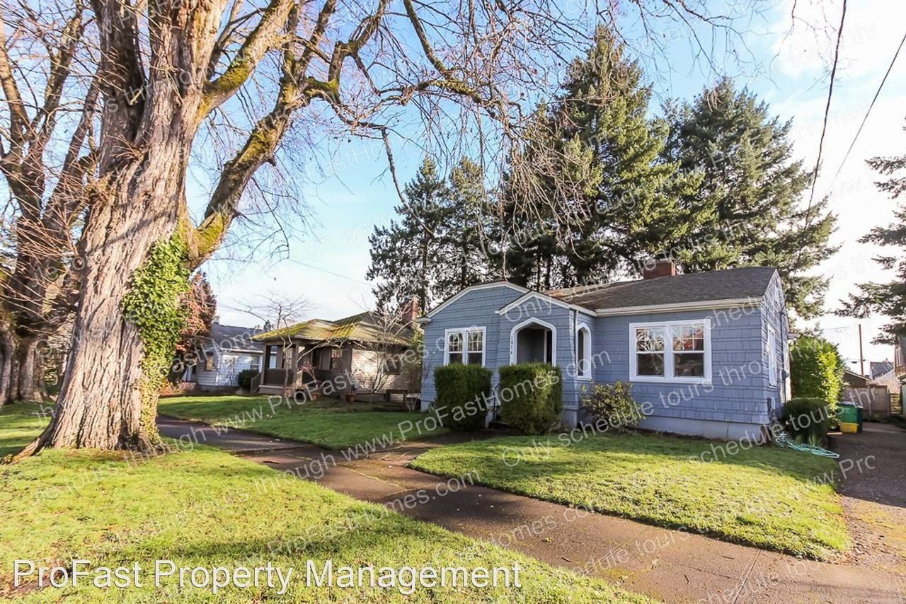 1814 Ne 55th Ave - Photo 2 of 24