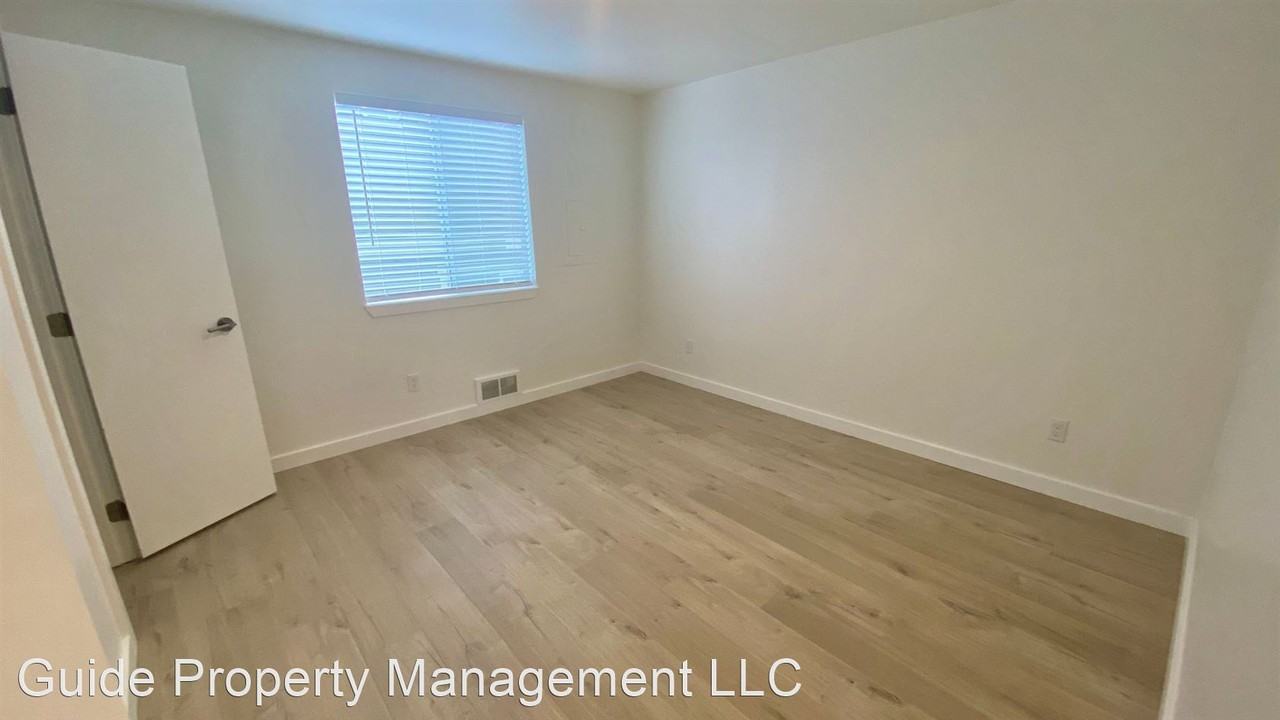 Alki 7 - Photo 2 of 11