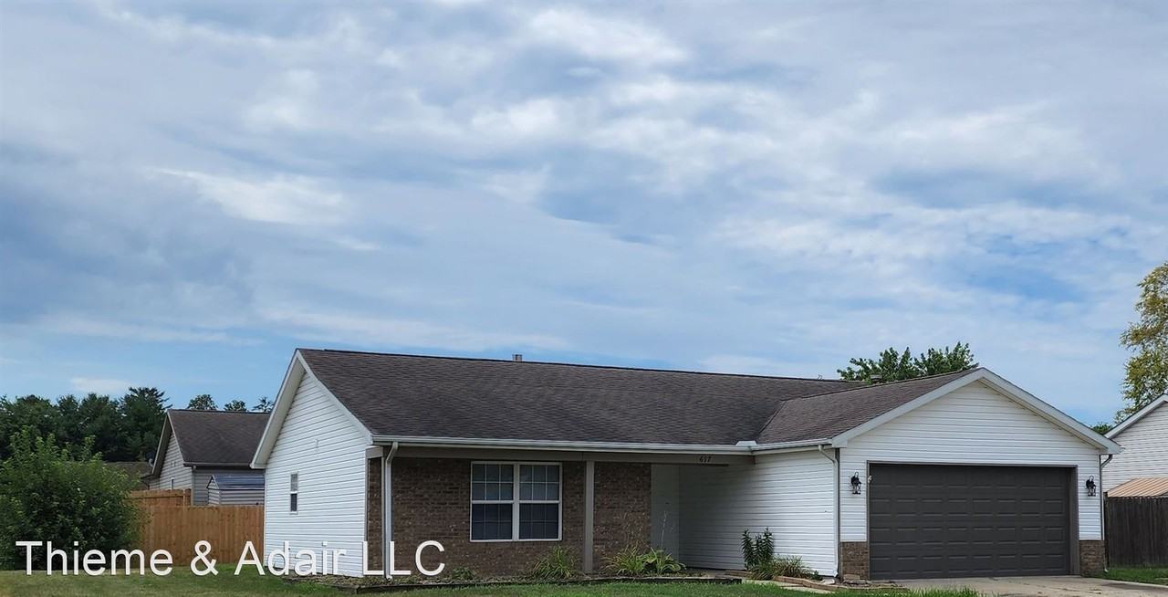 617 Harrison Cir - Photo 2 of 32
