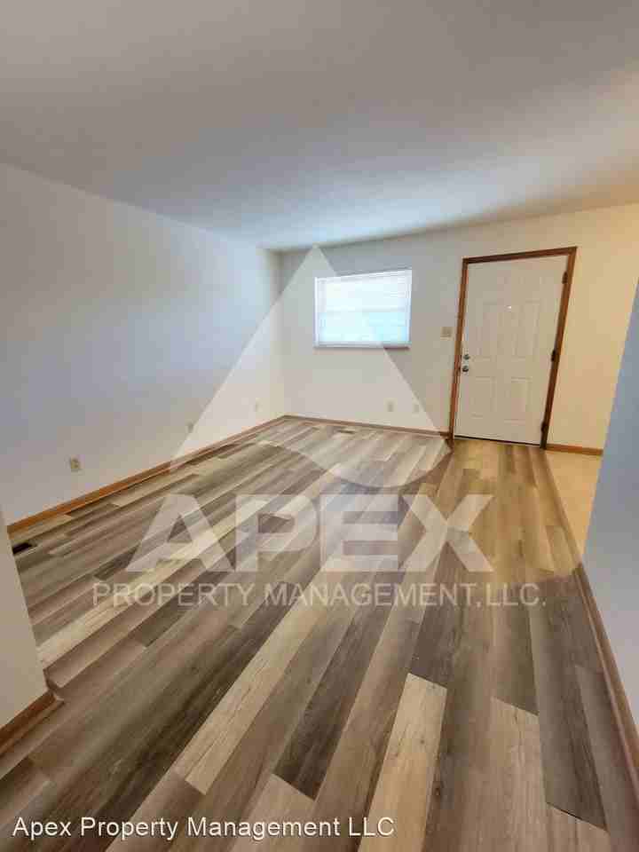 5024 Jacksboro Pike - Photo 3 of 16